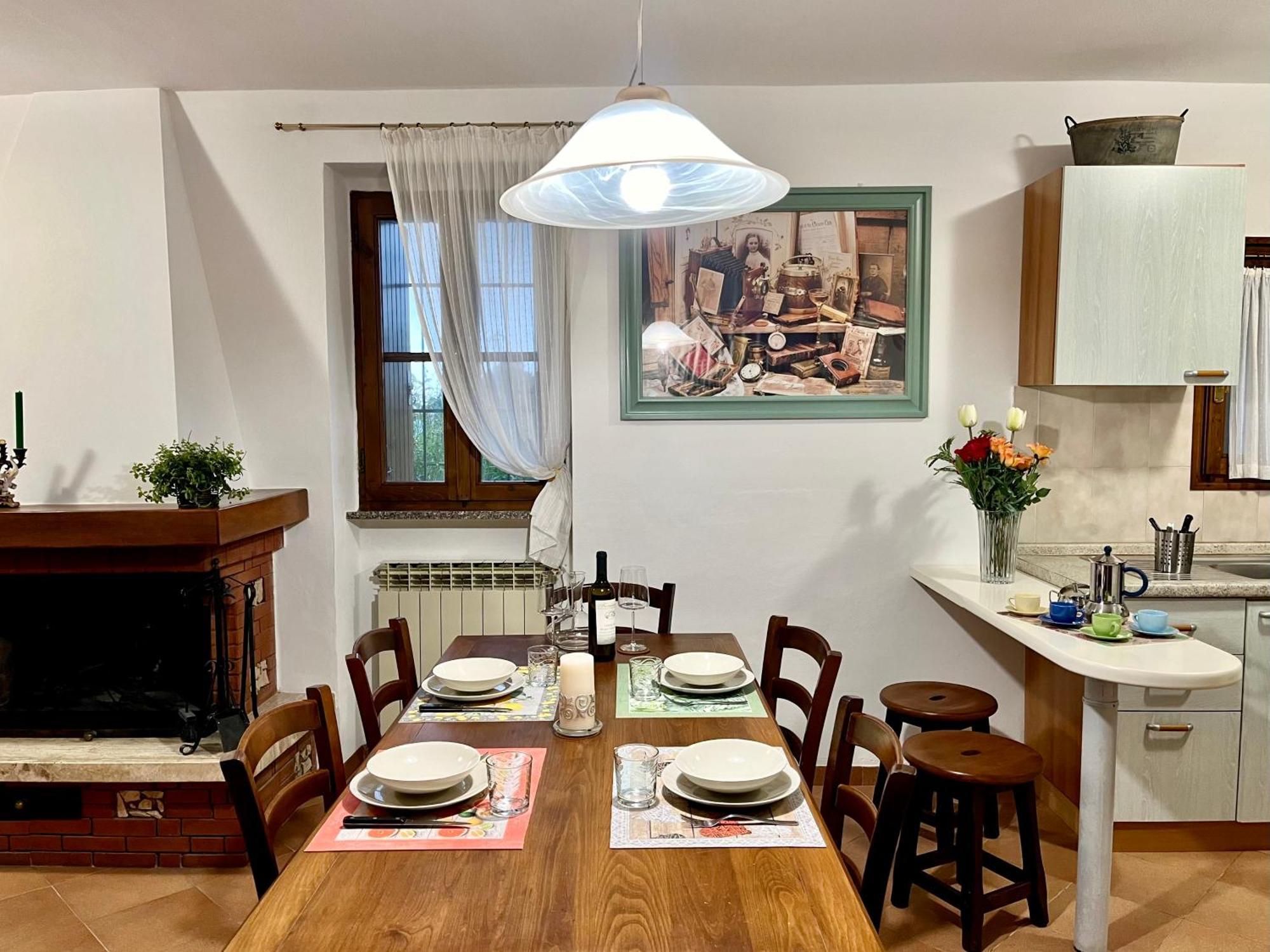 Appartamento Mirella In Centro Storico Casole dʼElsa Eksteriør billede